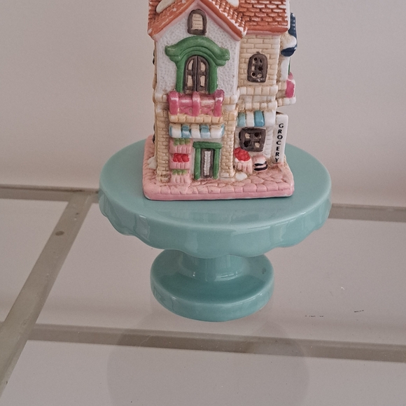 Bundle of Two, Small, Ceramic Cake Stands, Pink and Green. - Picture 3 of 4